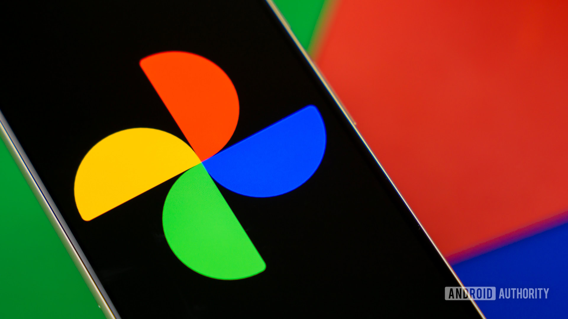 Google Photos logo on smartphone Stock photo Google Photos logo on smartphone Stock photo