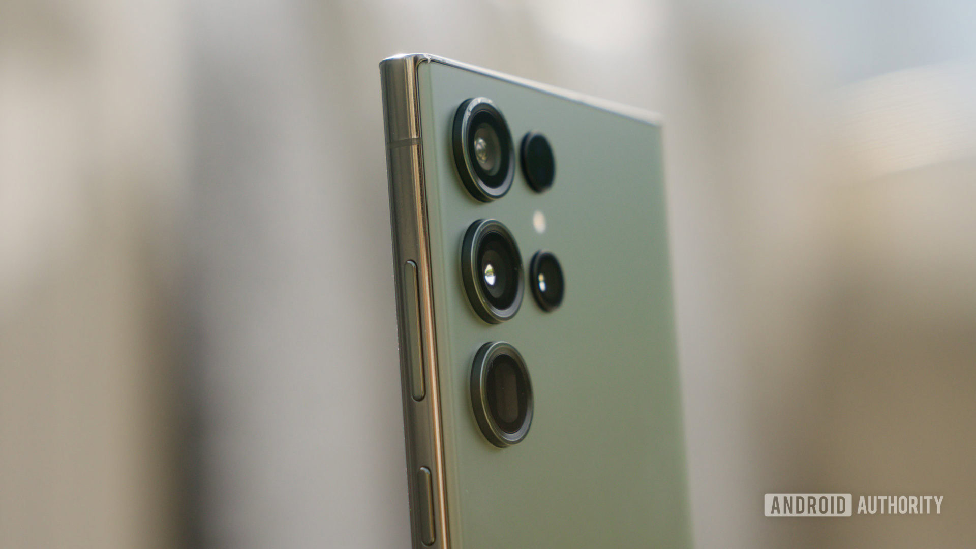 Samsung Galaxy S23 Ultra Green Rear Cameras Angled View Close Up Samsung Galaxy S23 Ultra Green Rear Cameras Angled View Close Up
