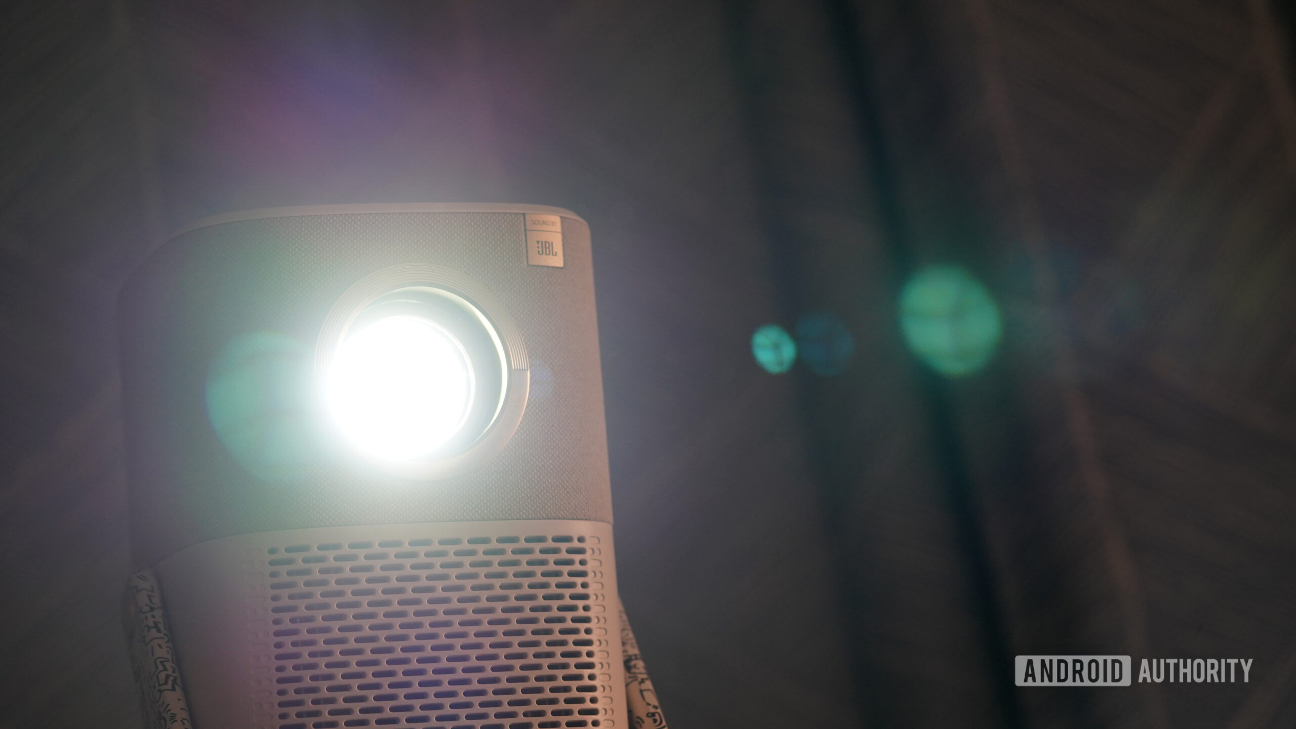 Yaber Projector T2 nostalgia A Yaber Projector T2 projects a nostalgic glow.