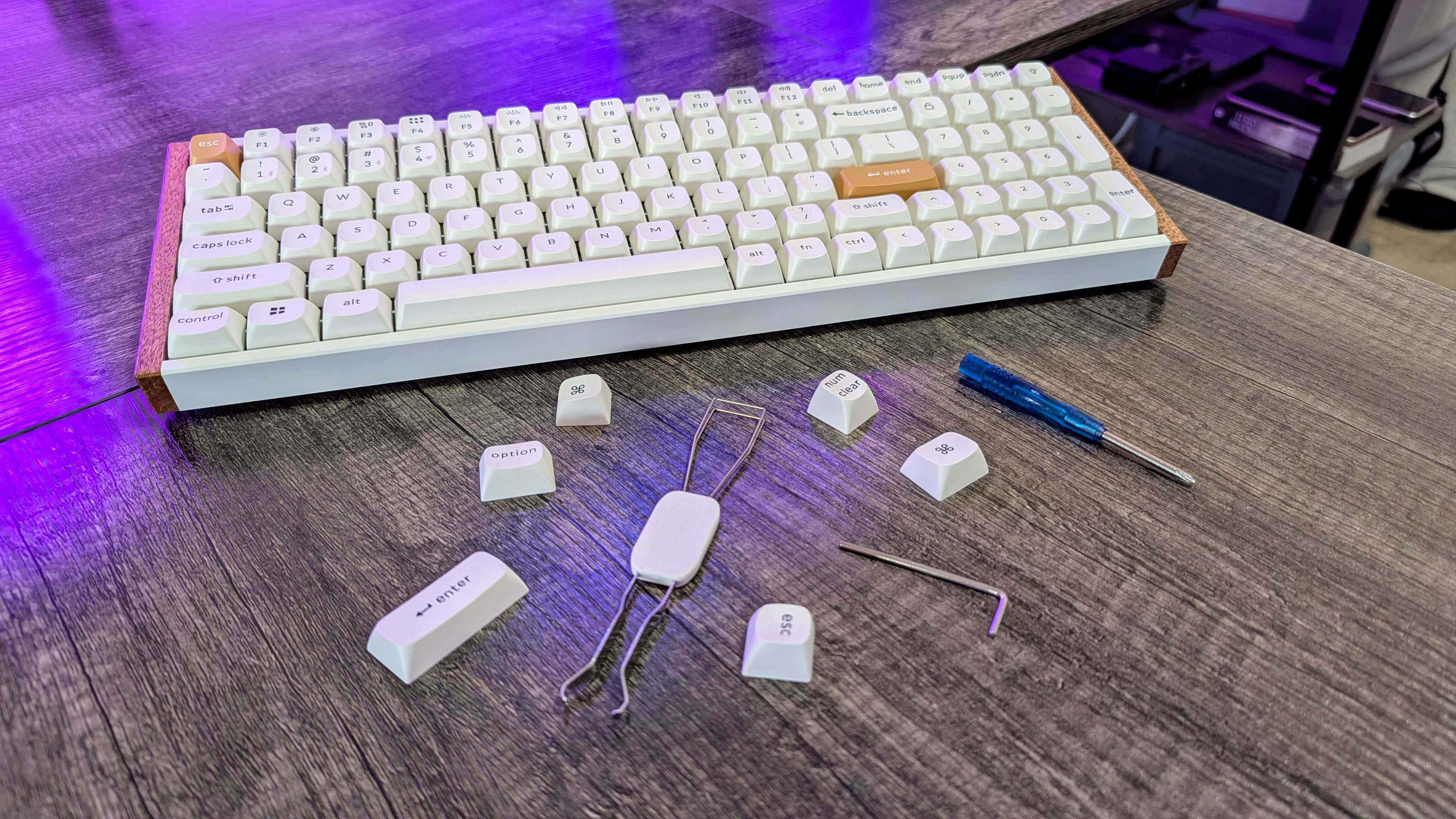 Image of the Keychron K4 HE Special Edition in white.