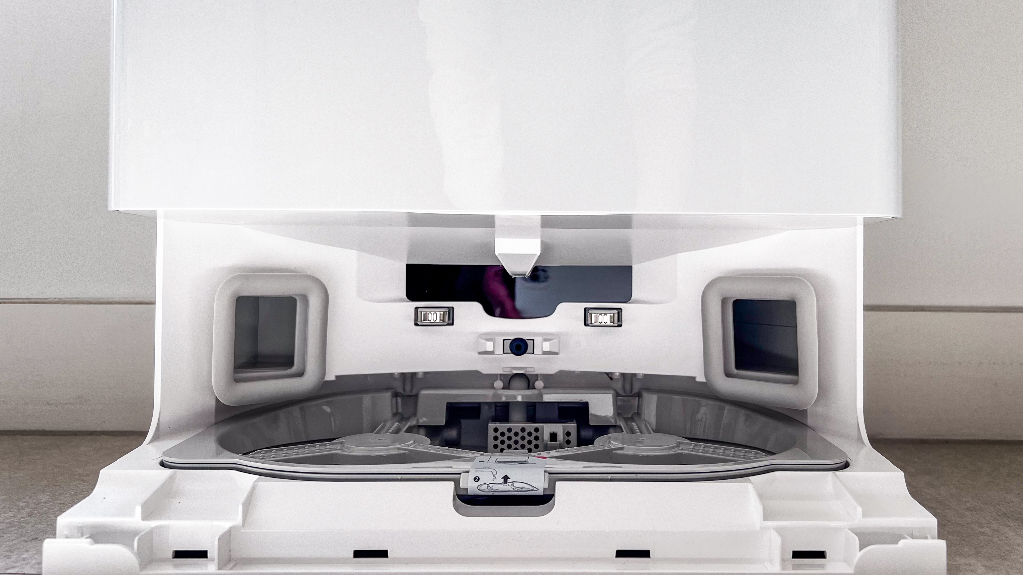 The inside of the Roborock Qrevo Edge dock