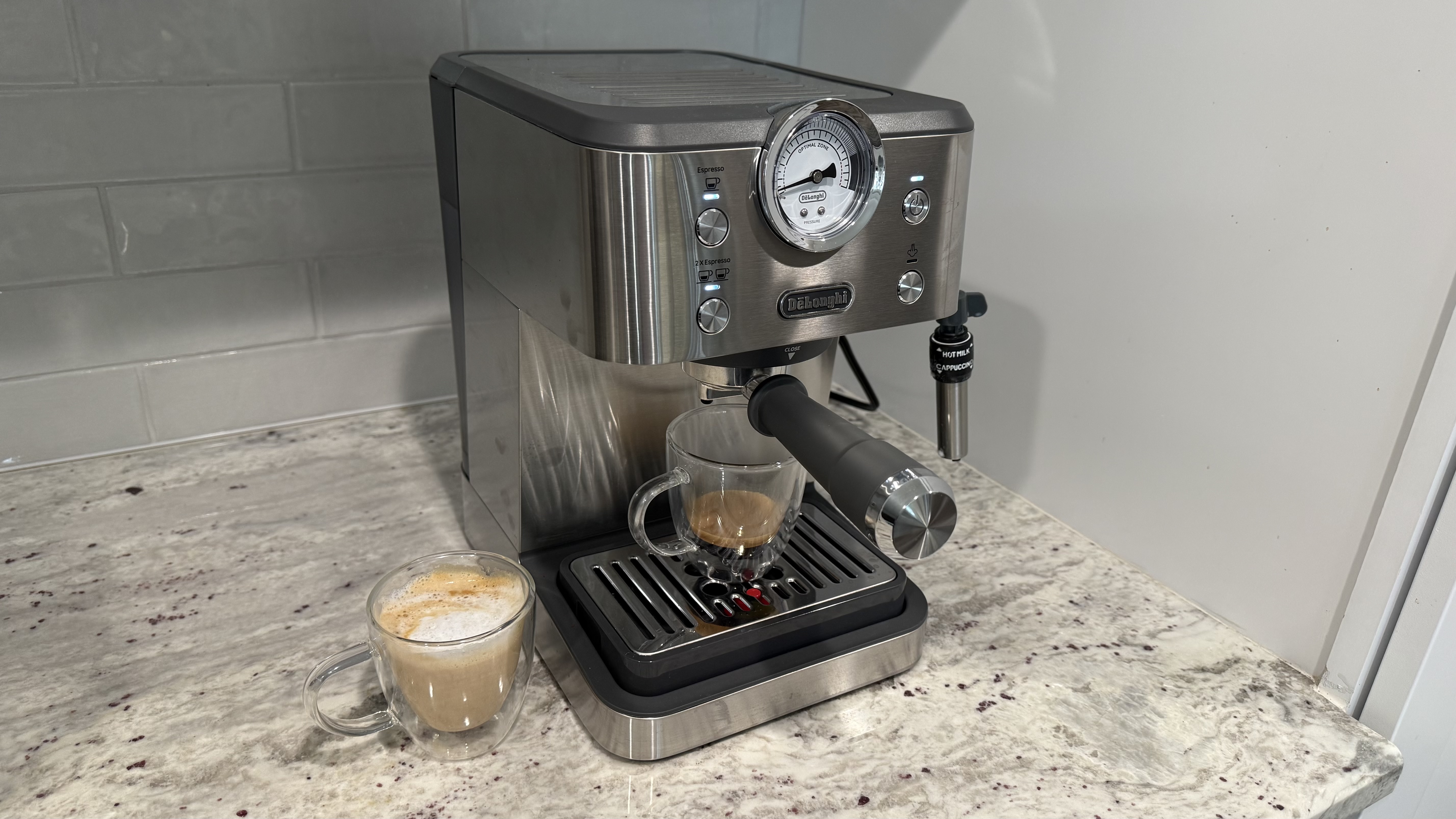 De'Longhi Linea Classic Espresso Machine with espresso and cappuccino