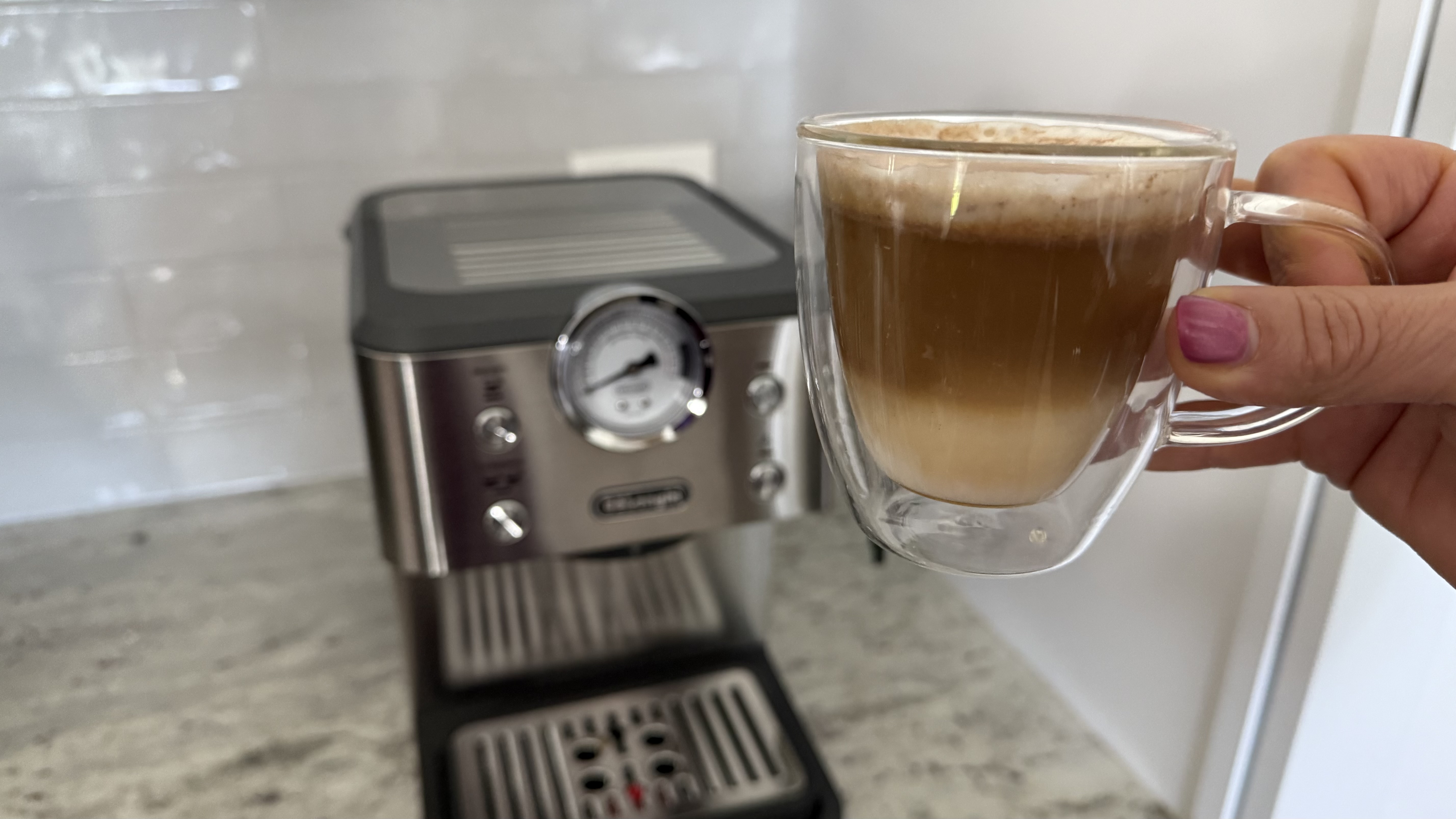 De'Longhi Linea Classic Espresso Machine and cappuccino