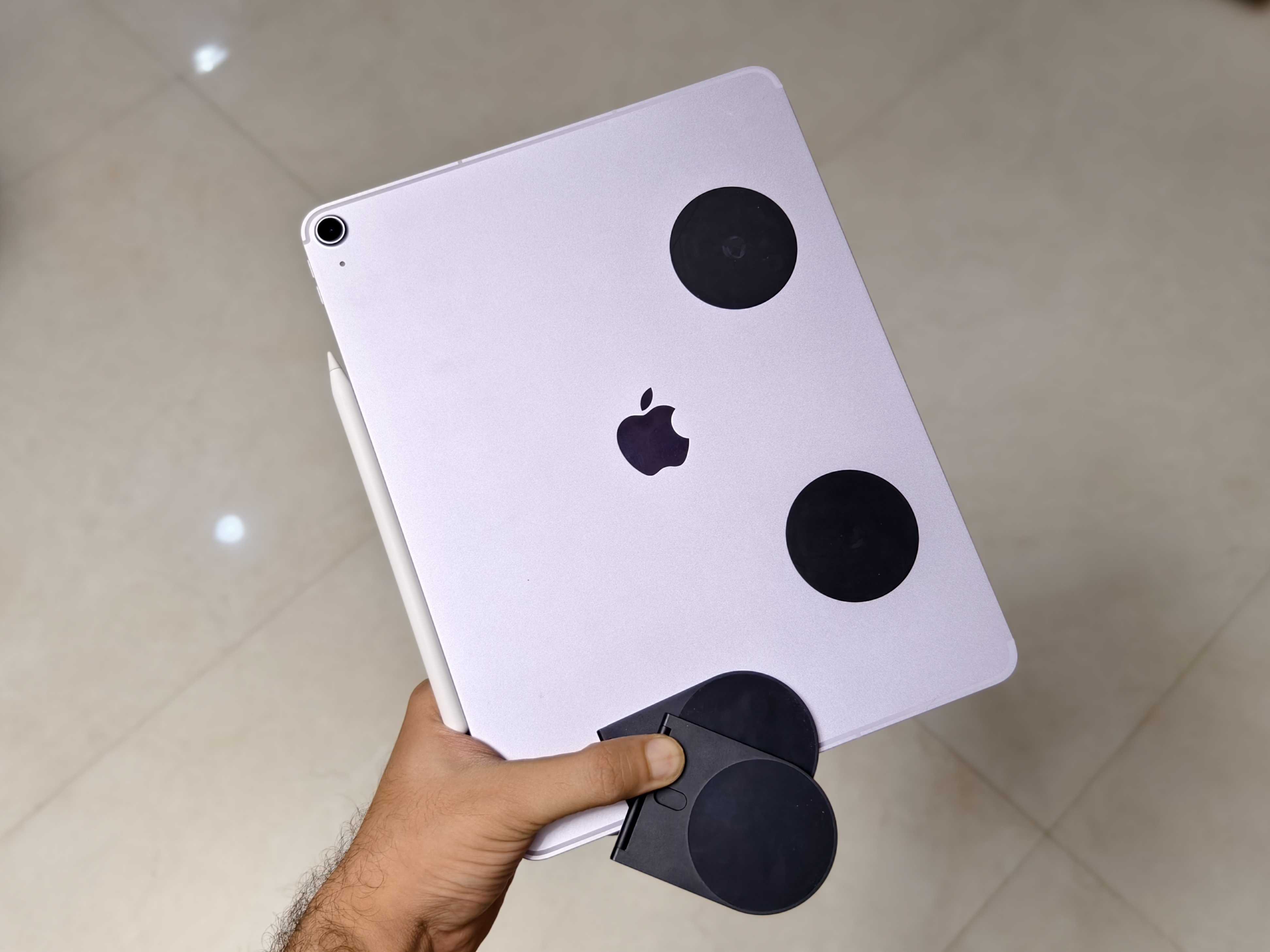 Rolling Square Edge Pro Core attached to iPad Air 2025.