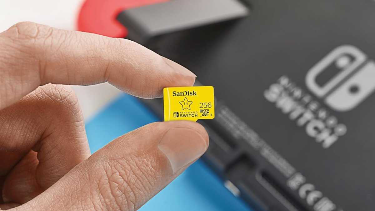 SanDisk MicroSD Card Super Mario Super Star