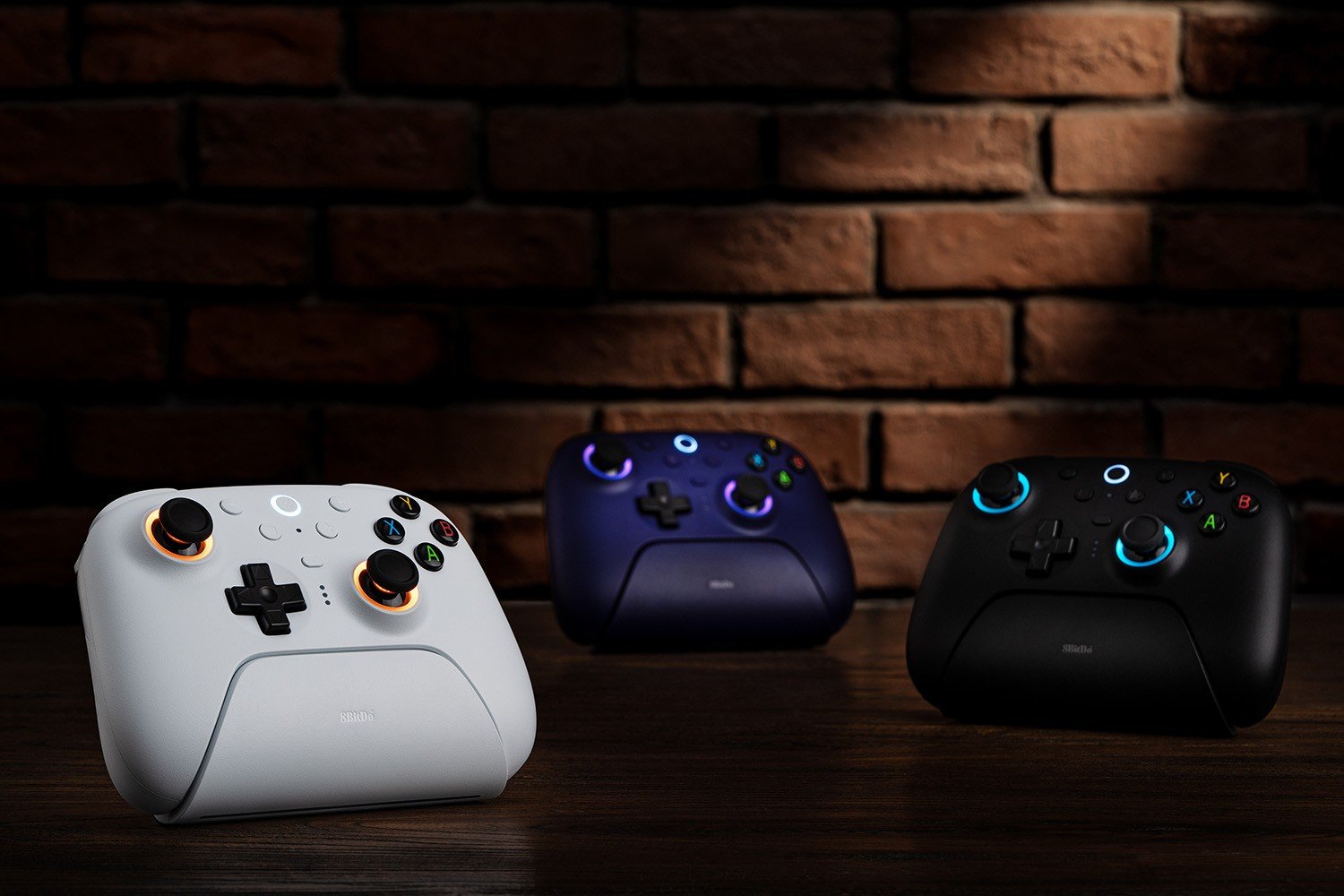 8BitDo Ultimate 2 Is an All-in-One Pick for Mobile and PC Gamers 16