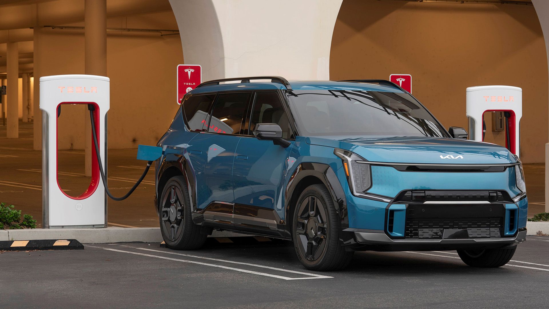 Kia EV9 at Tesla Charger