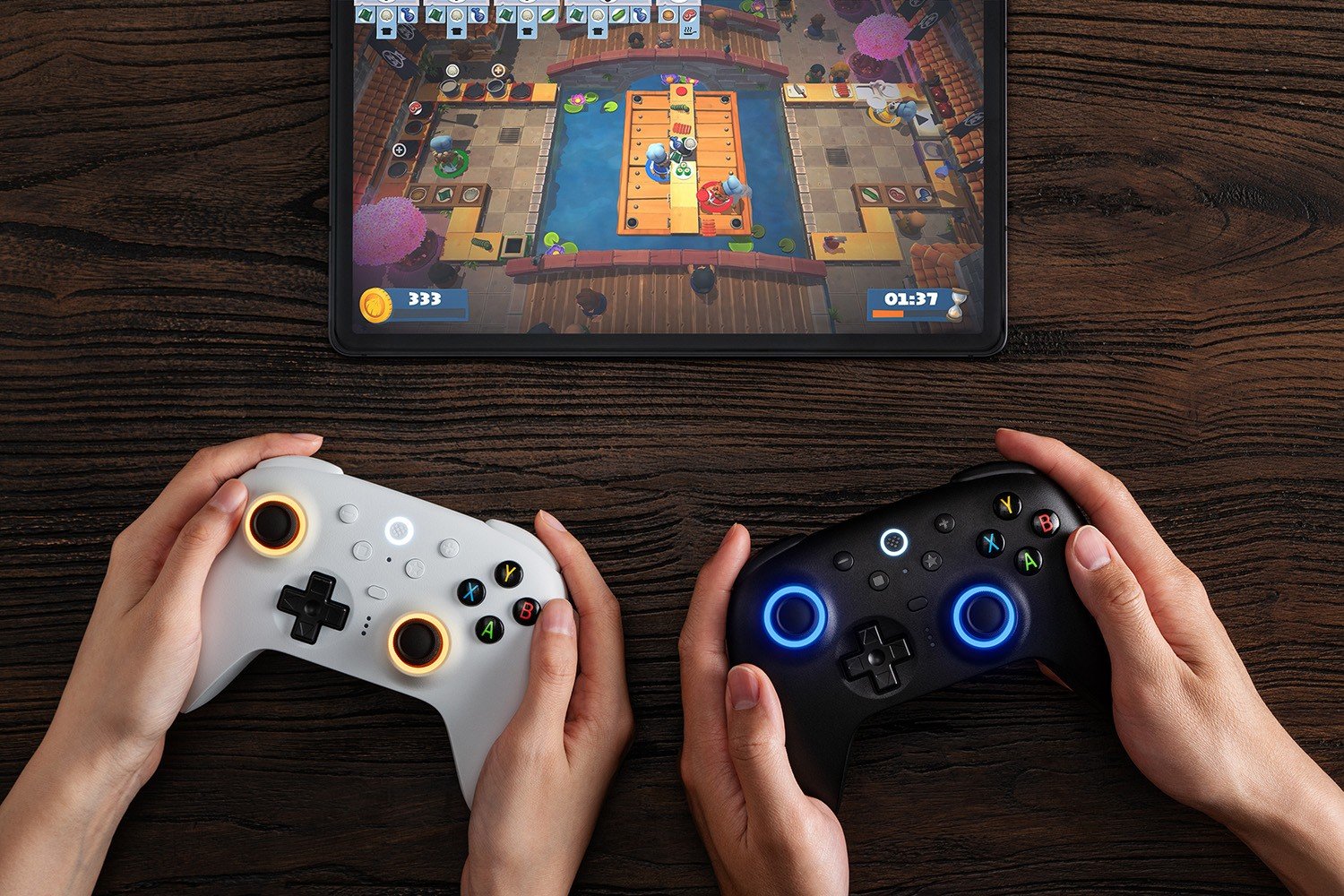 8BitDo Ultimate 2 Is an All-in-One Pick for Mobile and PC Gamers 4