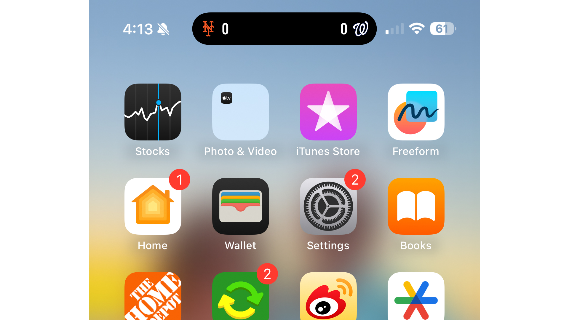 Apple Sports Dynamic Island notification
