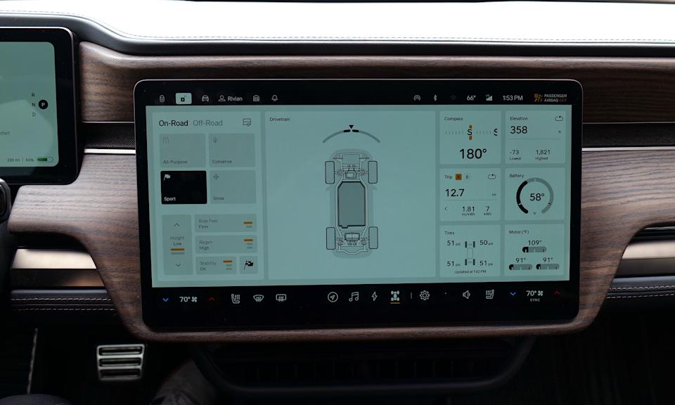 The R1S' drivetrain menu provides a wealth of information including stats on battery level, motor temp, steering angle and more.