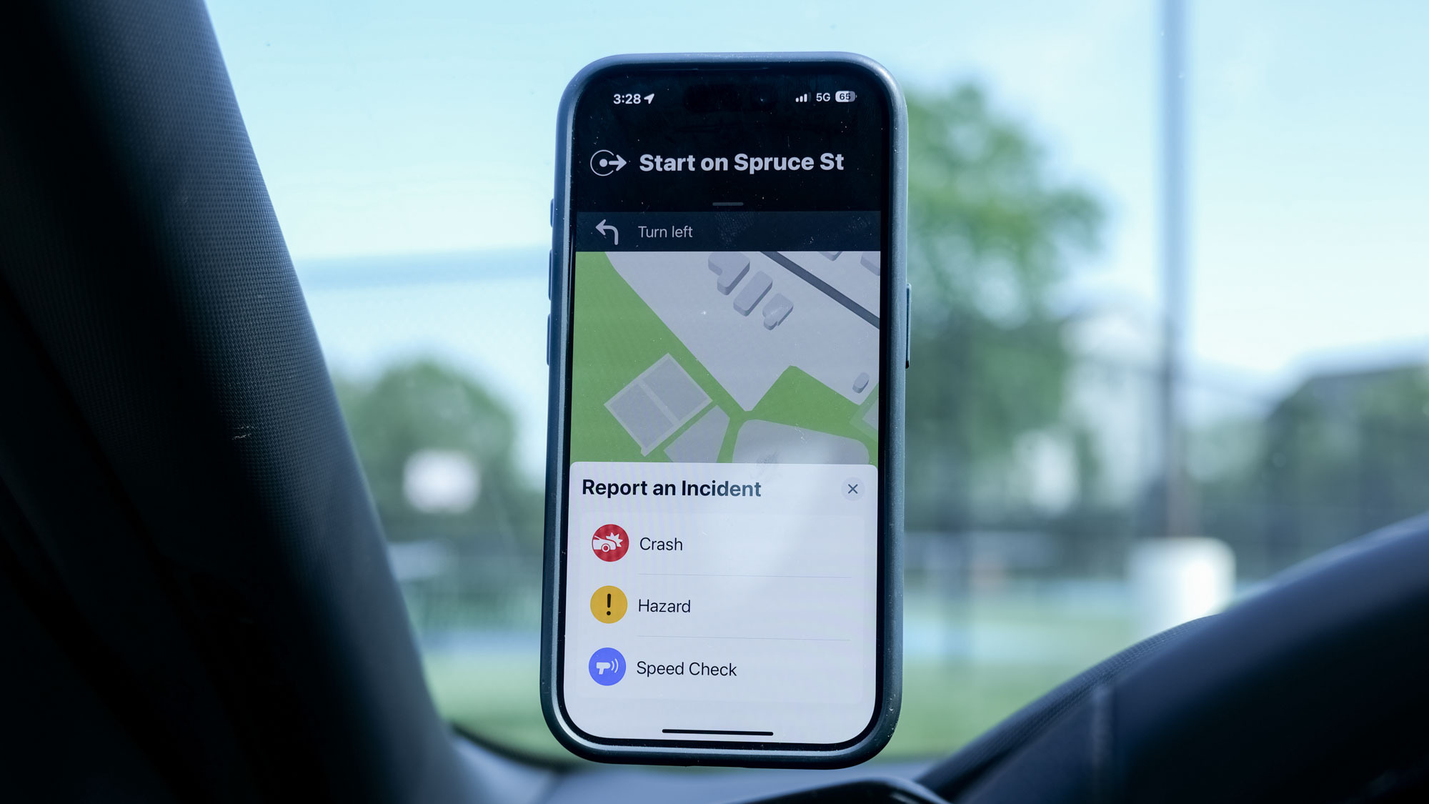 Apple Maps showing options for incidents.
