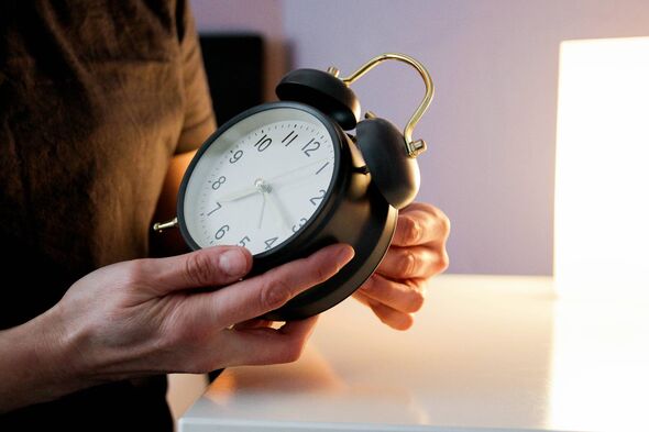 Setting up alarm clock