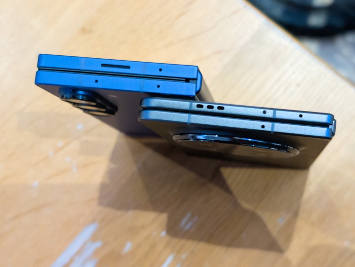 Thickness of the Oppo Find N5 vs the Galaxy Z Fold 6