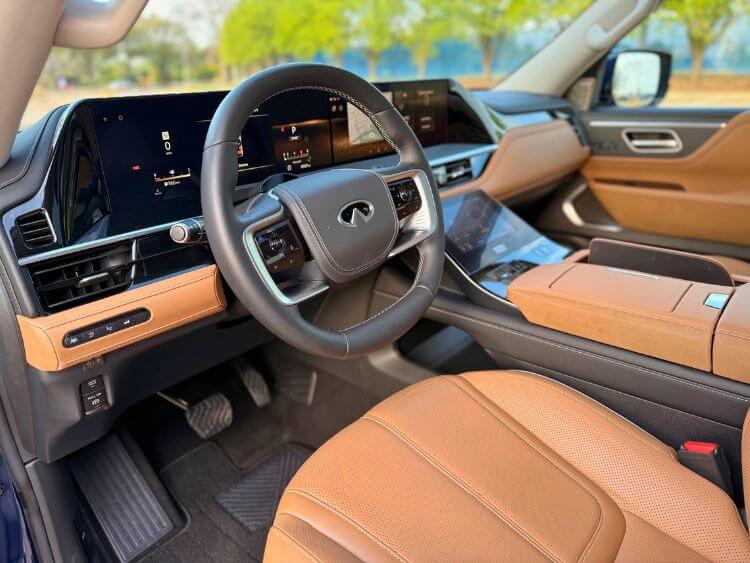 2025-infinitiqx-80-sensory-cabin-hero-carpro.jpg