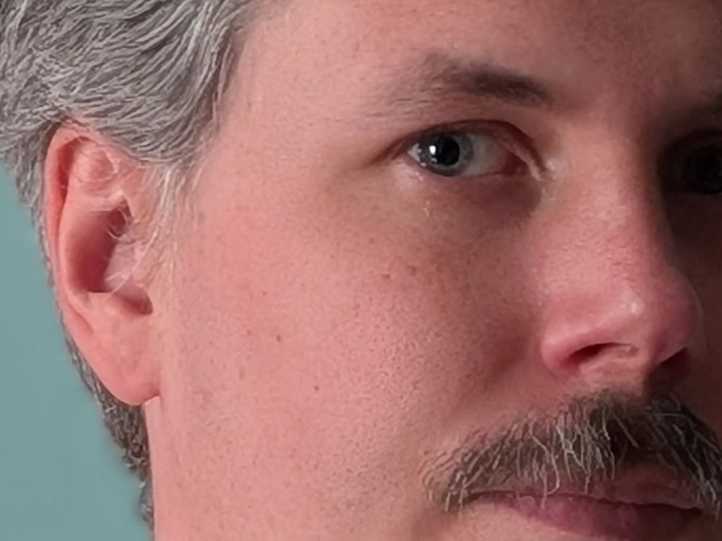 Pixel 9 Pro XL portrait low light crop
