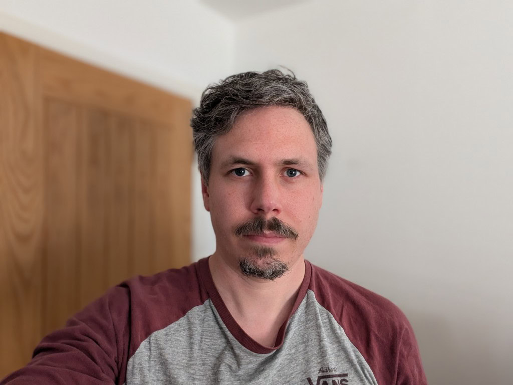 Google Pixel 9 Pro indoor selfie