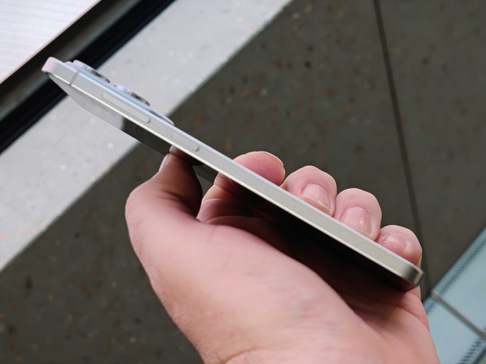 Slim Is in Style Again? Samsung Unveils the Galaxy S25 Edge 4