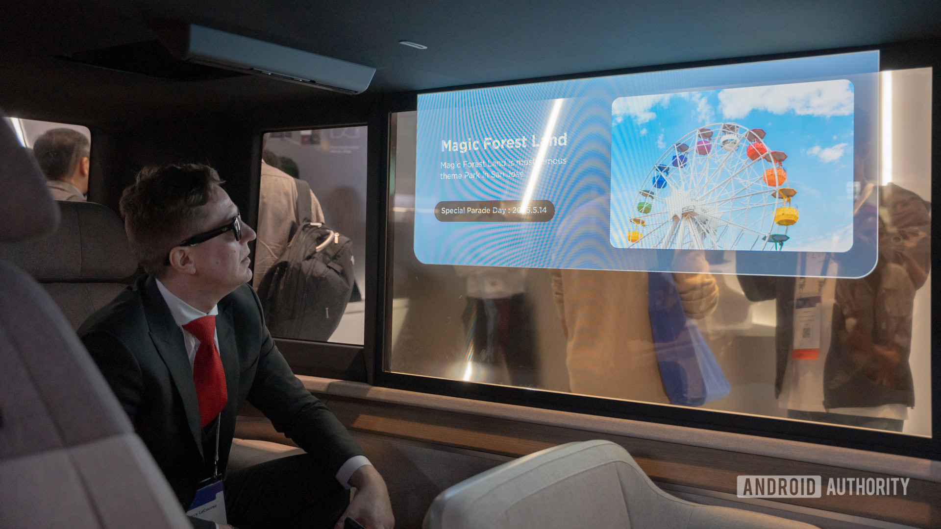LG transparent display in vehicle demo 2 LG transparent display in vehicle demo 2