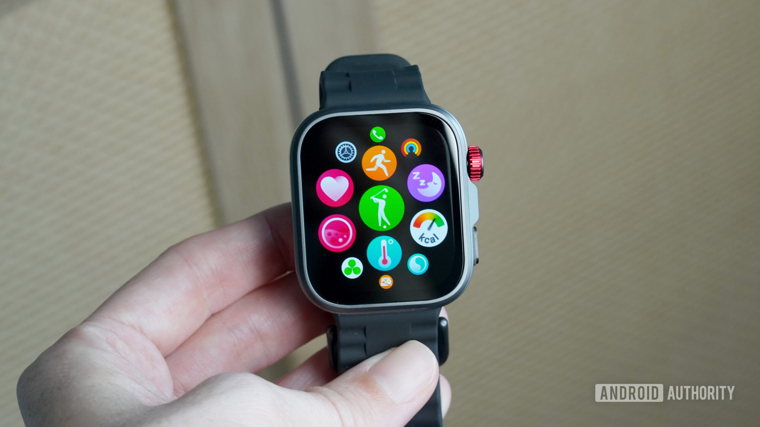 Huawei Watch Fit 4 apps A user reviews the apps on their Huawei Watch Fit 4.s