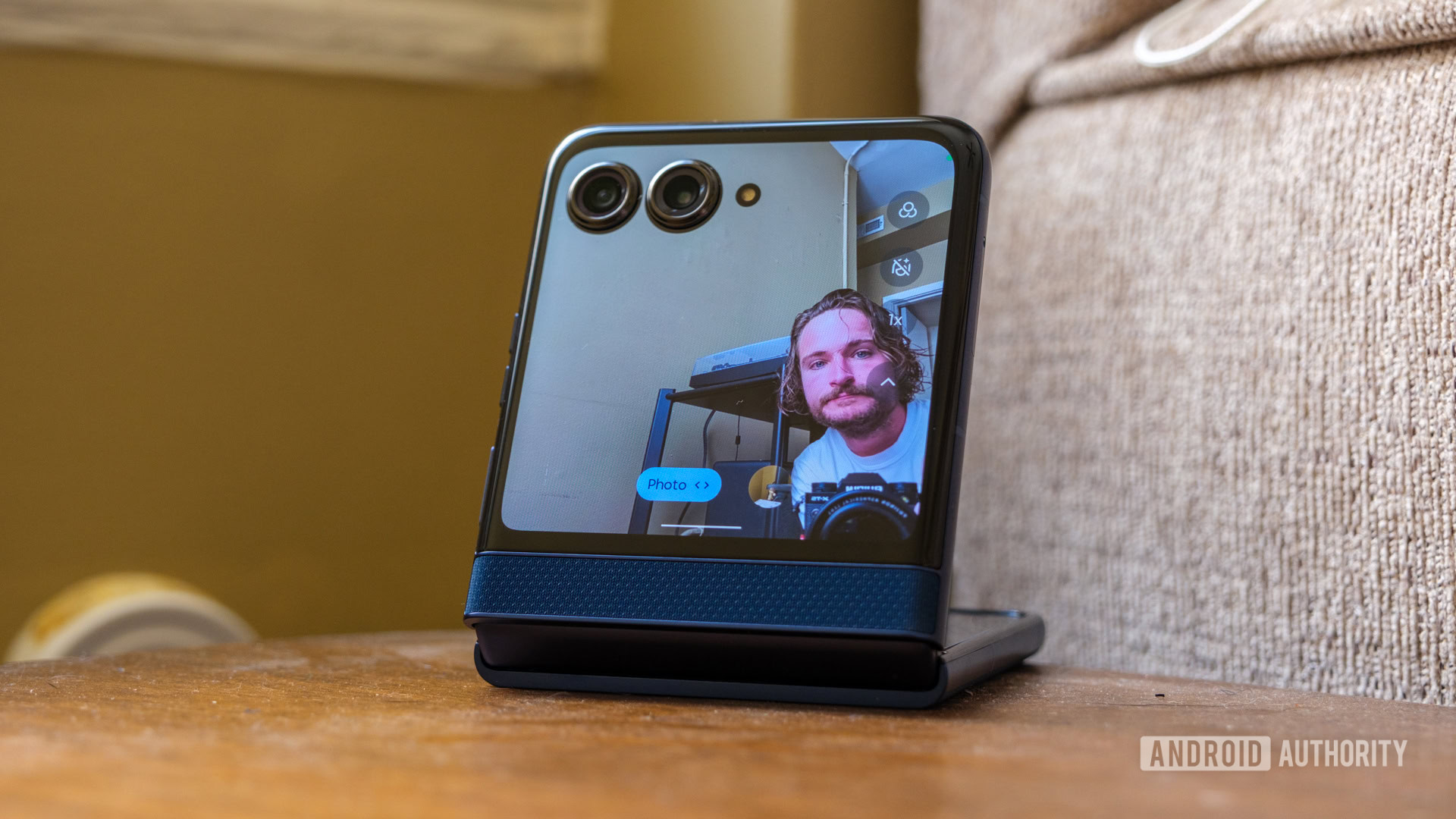 Motorola Razr 2025 cameras open Motorola Razr 2025 cameras open