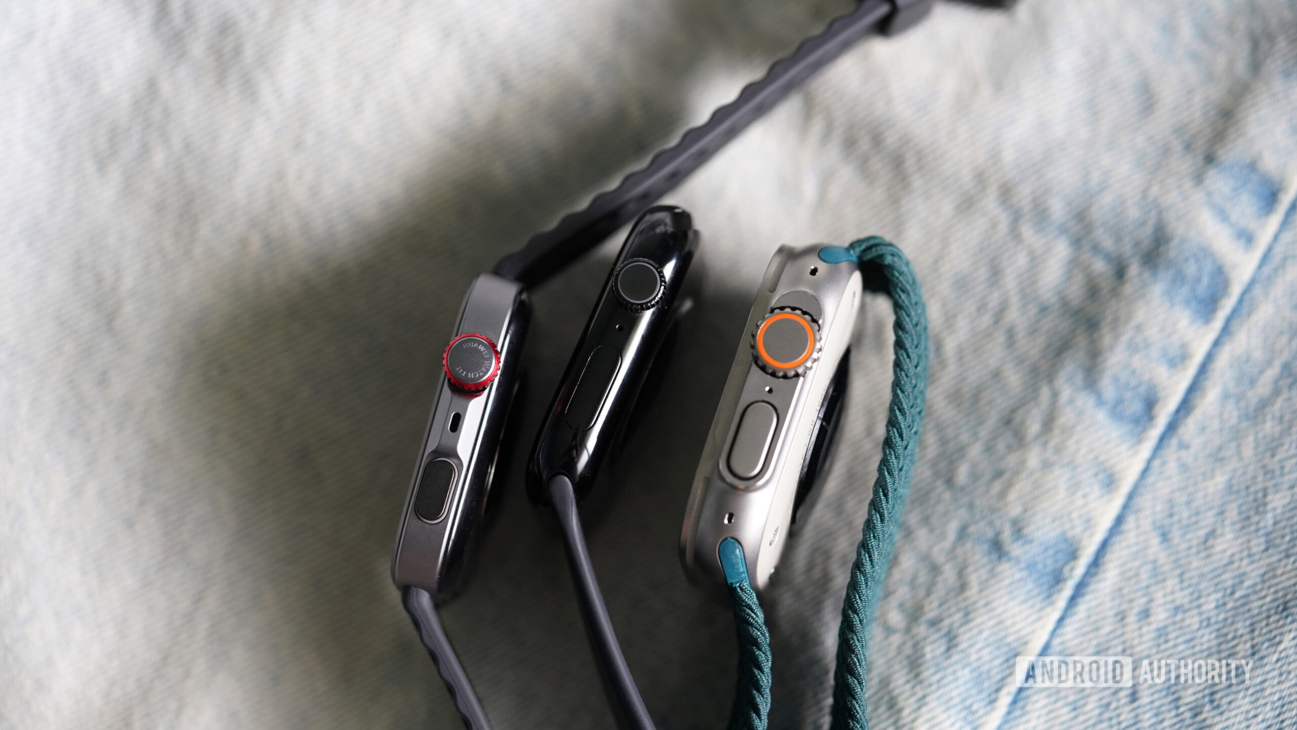 Huawei Watch Fit 4 Pro side view A side view compares a Huawei Watch Fit 4 Pro with two Apple Watches.