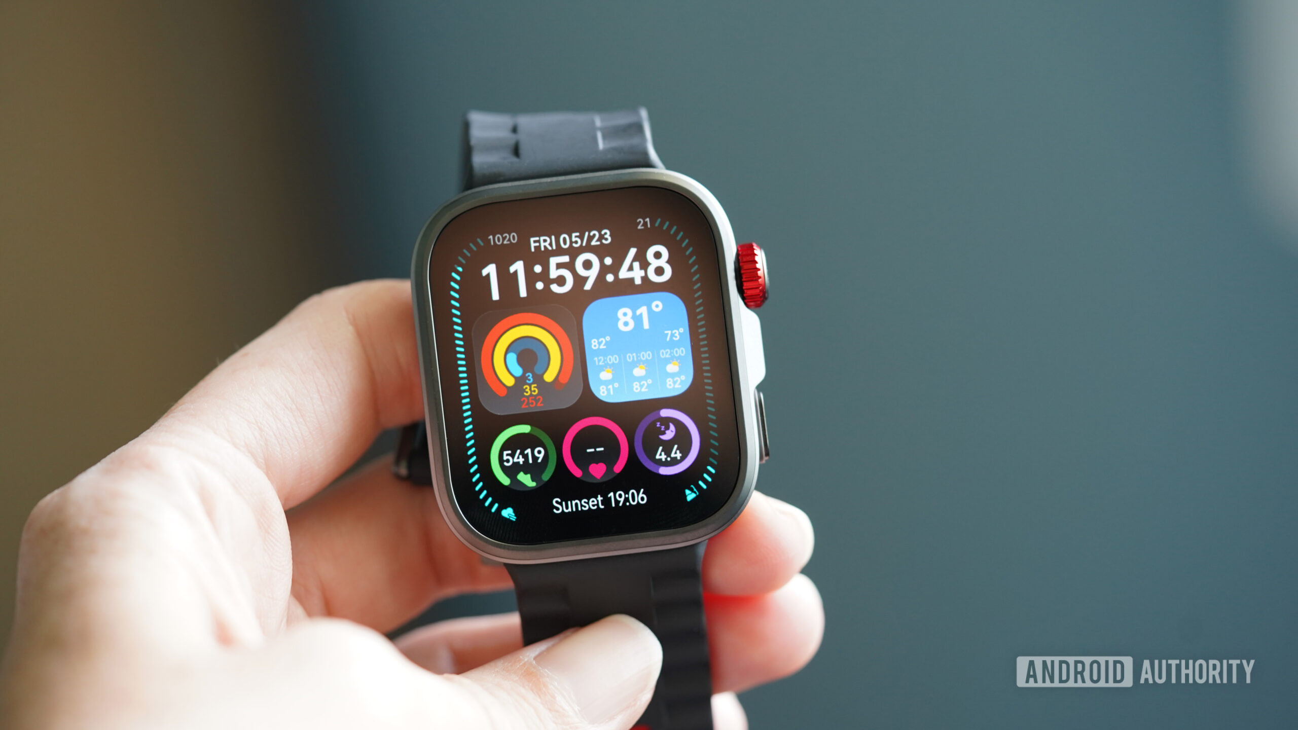 Huawei Watch Fit 4 Pro Face A Huawei Watch Fit 4 Pro in a user's hand displays the watch face.