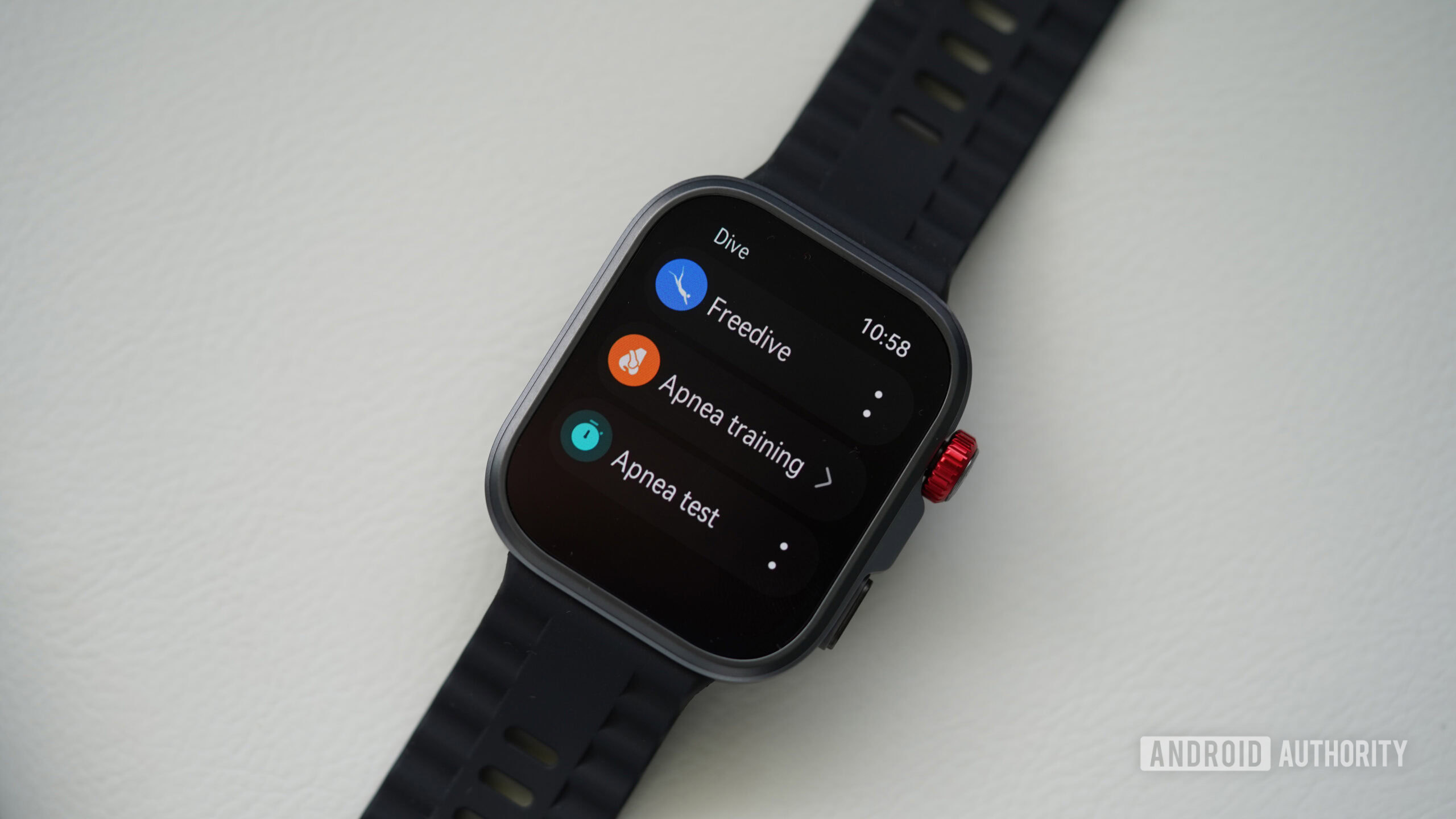 The Huawei Watch Fit 4 Pro features a new Dive mode.