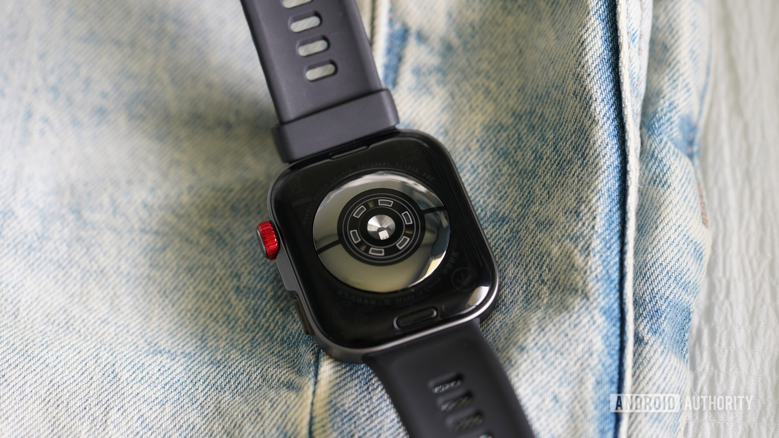 Hauwei Watch Fit 4 Pro HR The Hauwei Watch Fit 4 Pro features a variety of sensors.