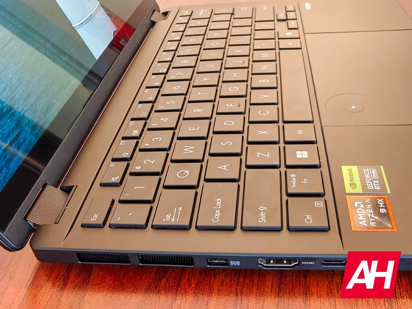 ASUS ProArt PX13 Review AM AH 17