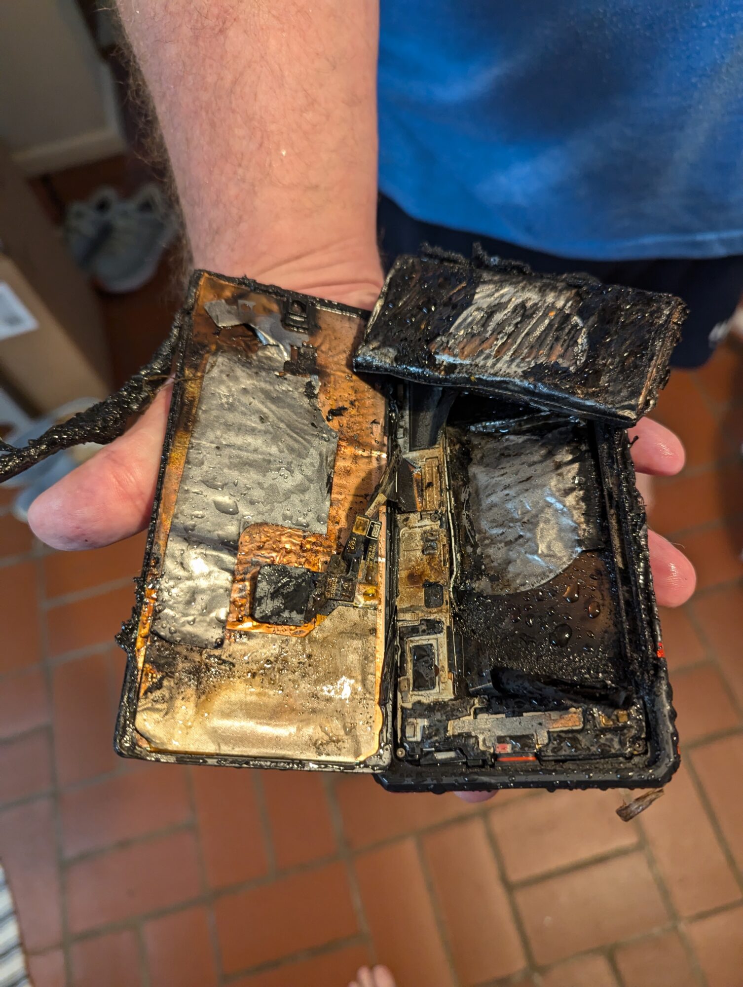 After Swollen Pixel 7a Batteries, the Pixel 6a Is Catching Fire 4