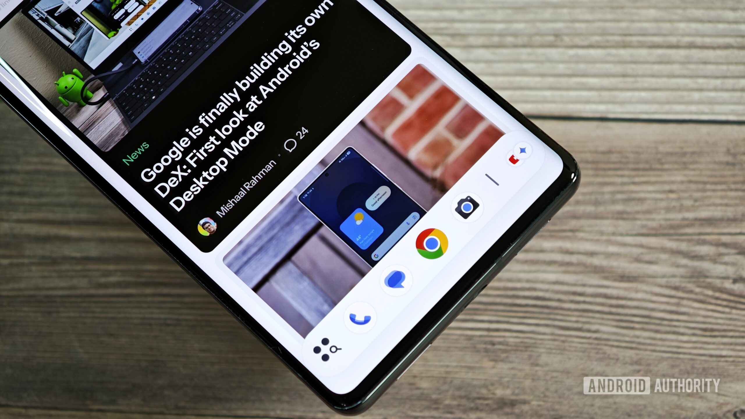 Tiny taskbar on phones hero image Tiny taskbar on phones hero image