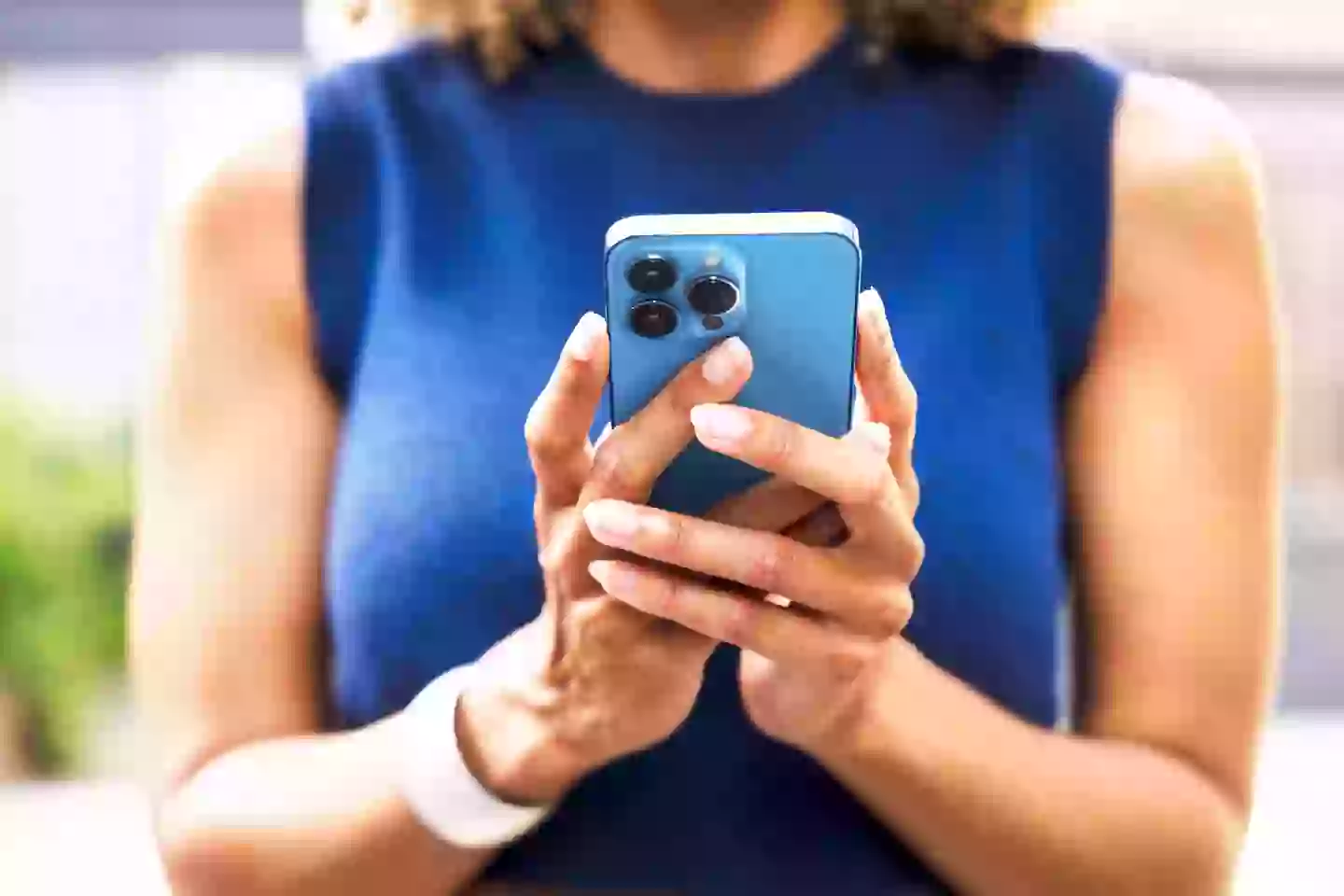 iPhone users have been warned about a serious security gap that could give hackers and entry point to their personal dats (Tim Robberts/Getty Stock Images)