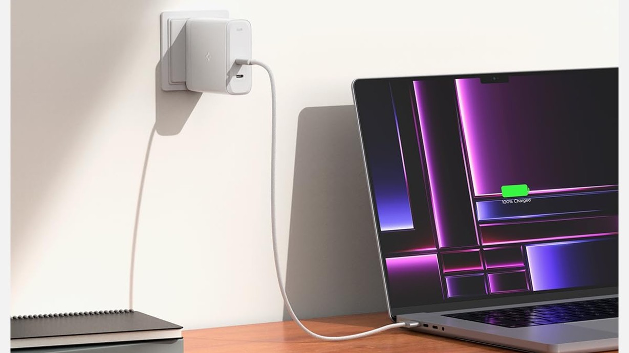 Spigen ArcStation Pro GaN III 1402 140W USB C Wall Charger Press Image Spigen ArcStation Pro GaN III 1402 140W USB C Wall Charger Press Image