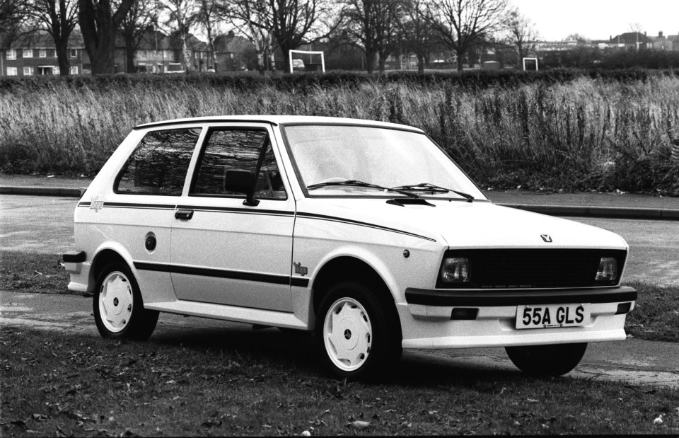 Black and white photo of a Zastava Yugo SSA GLS car.