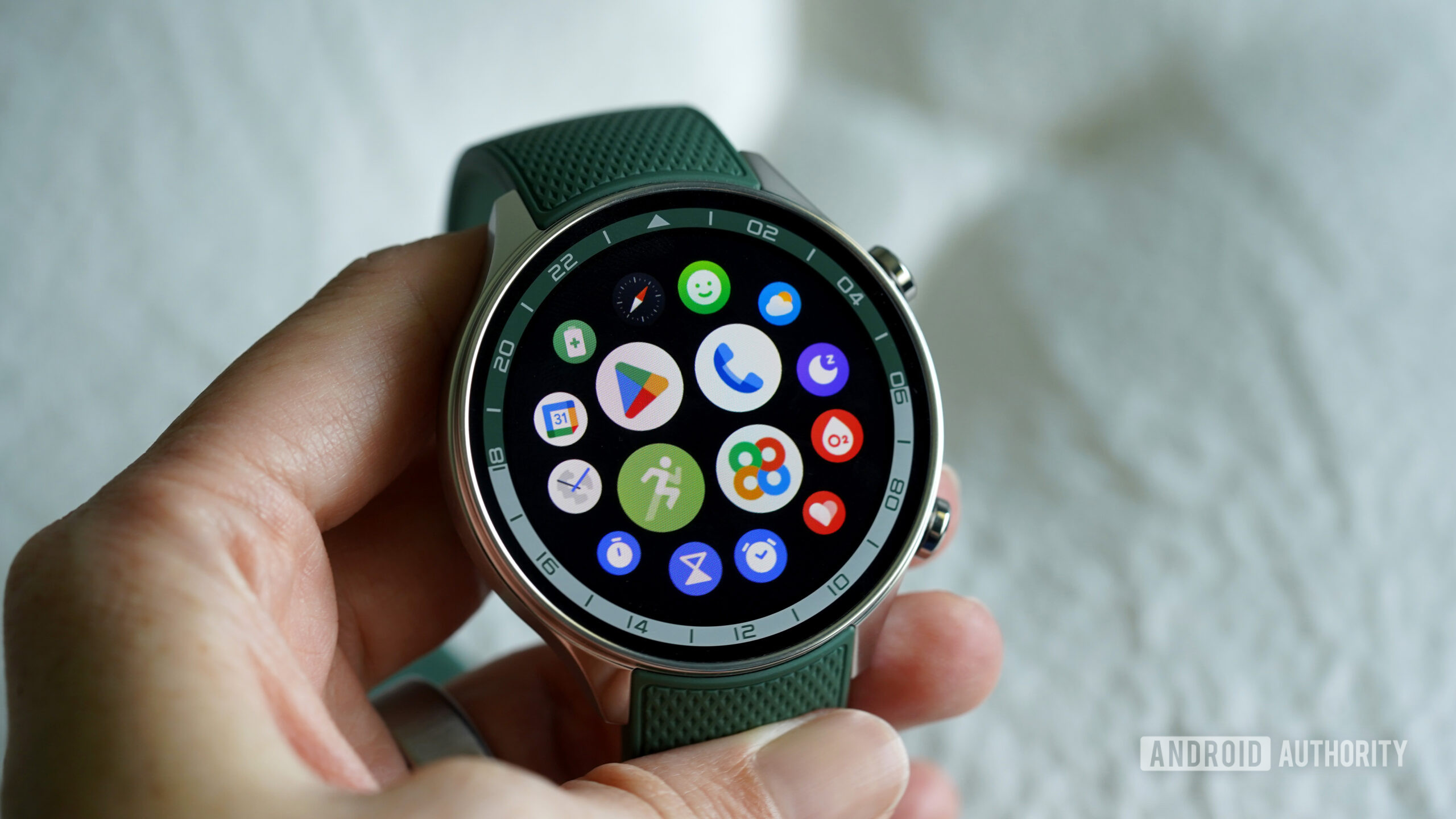 OnePlus Watch 2R Wear OS A OnePlus Watch 2R displays its app library.