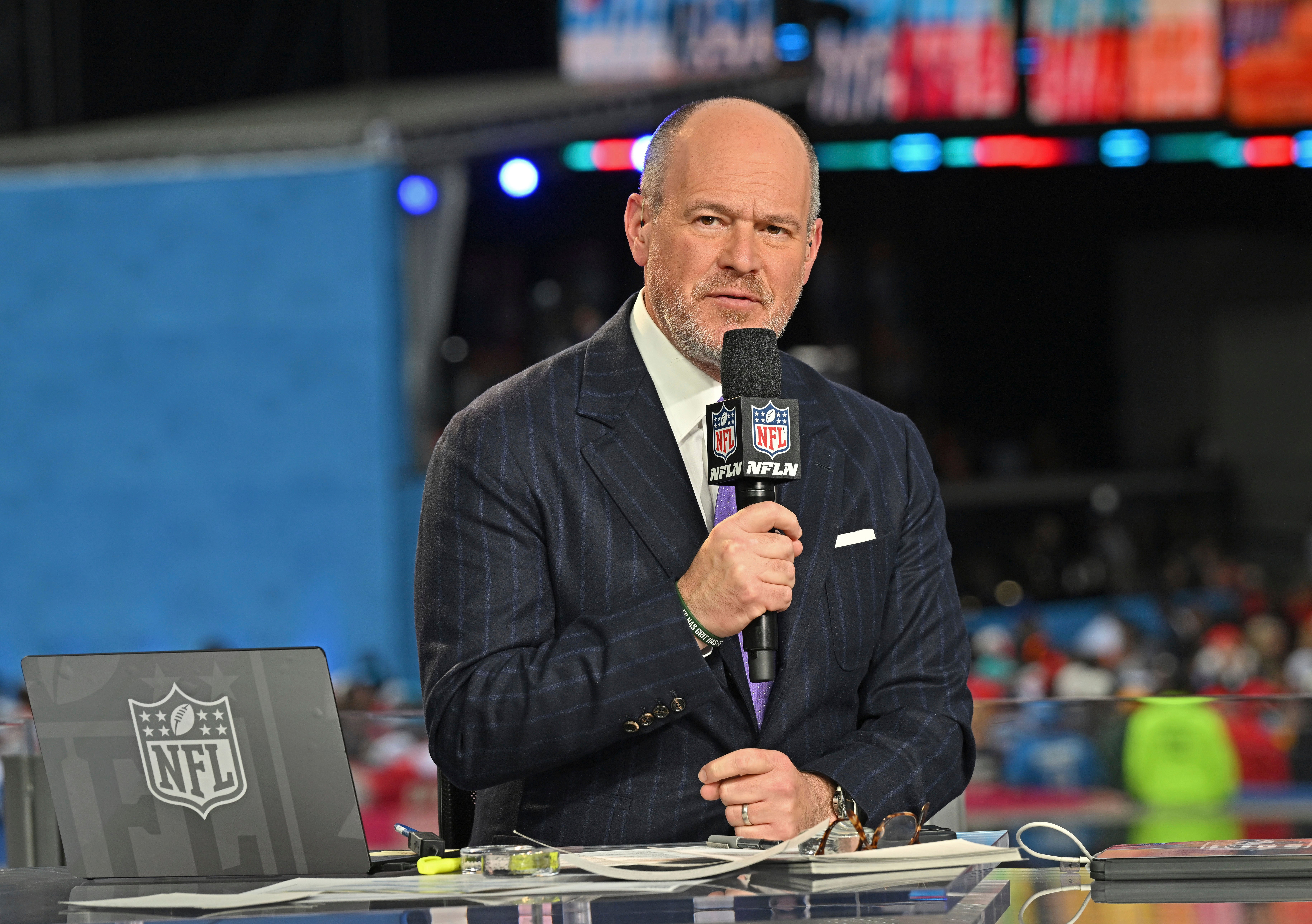 Rich Eisen, who left ESPN in 2003 to become the face of the NFL Network, will be returning to the sports channel to broadcast his daily show.