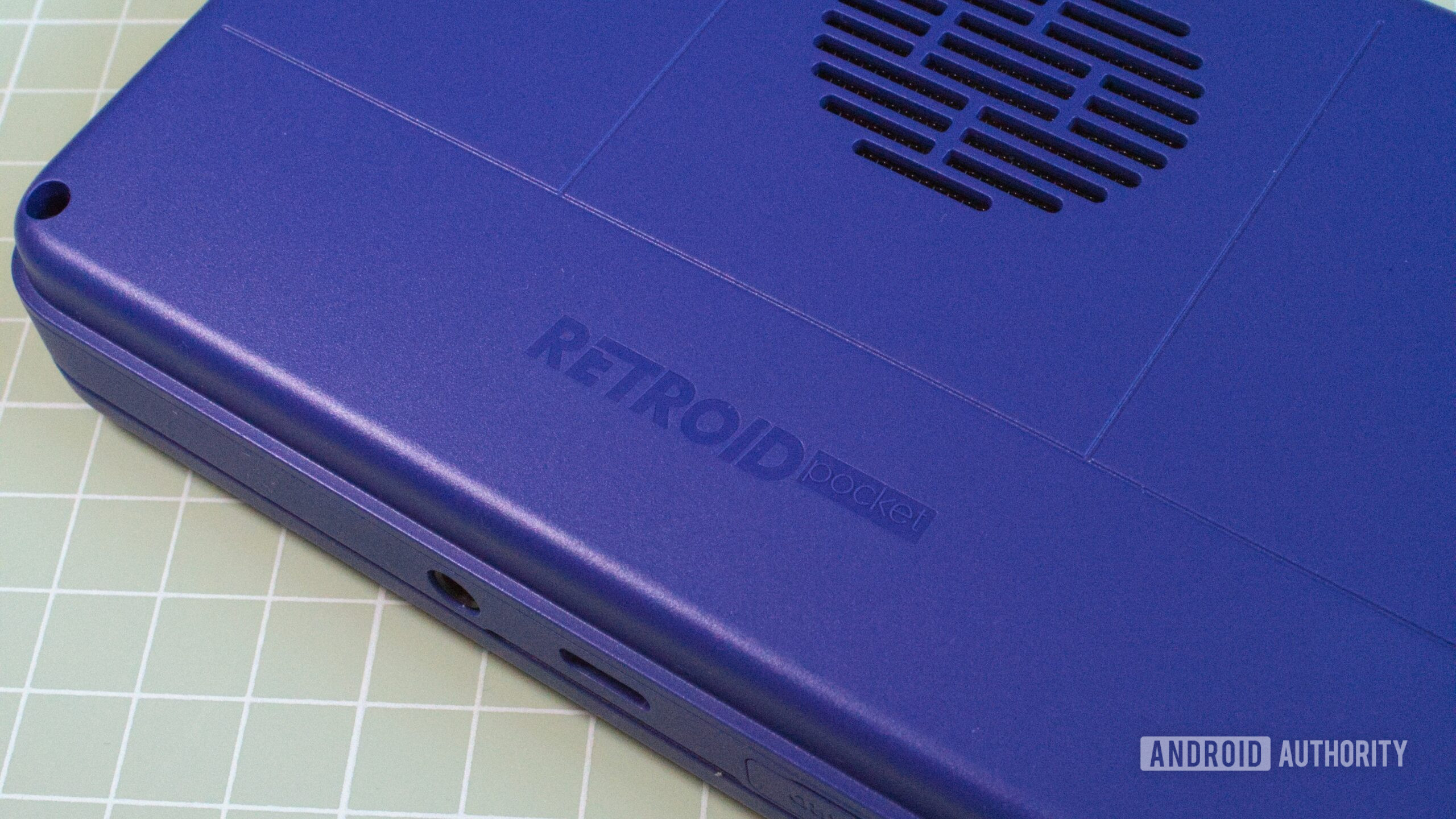 Retroid Pocket Flip 2 logo Retroid Pocket Flip 2 logo