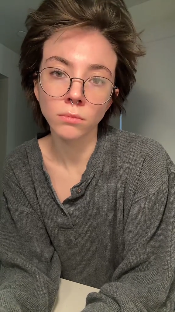 She Used To Work At An Apple Store, And Now Theyre Sharing All The Little Secrets @reddnea talking about working at Apple