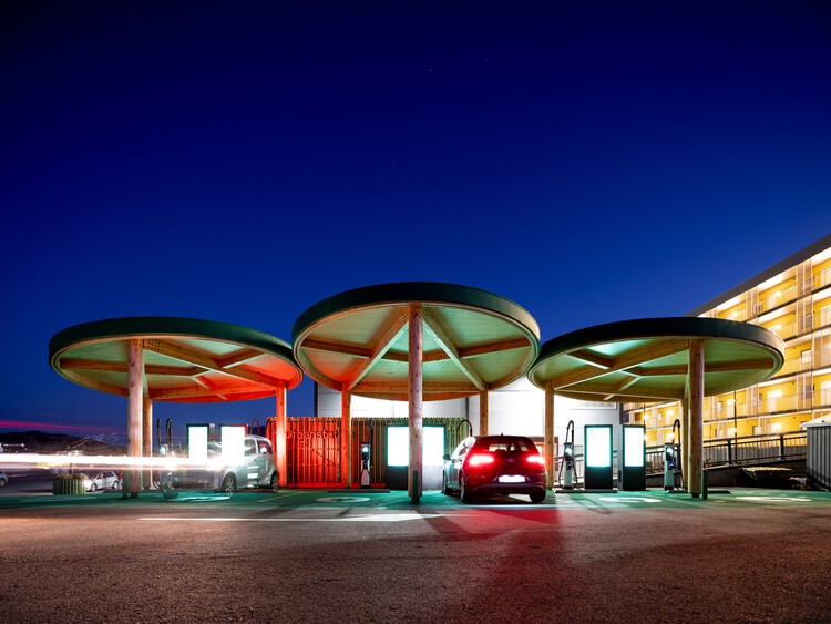 How Will Transportation Work in the Future? A Look at the Rise of Electric Mobility in Cities - Image 7 of 16