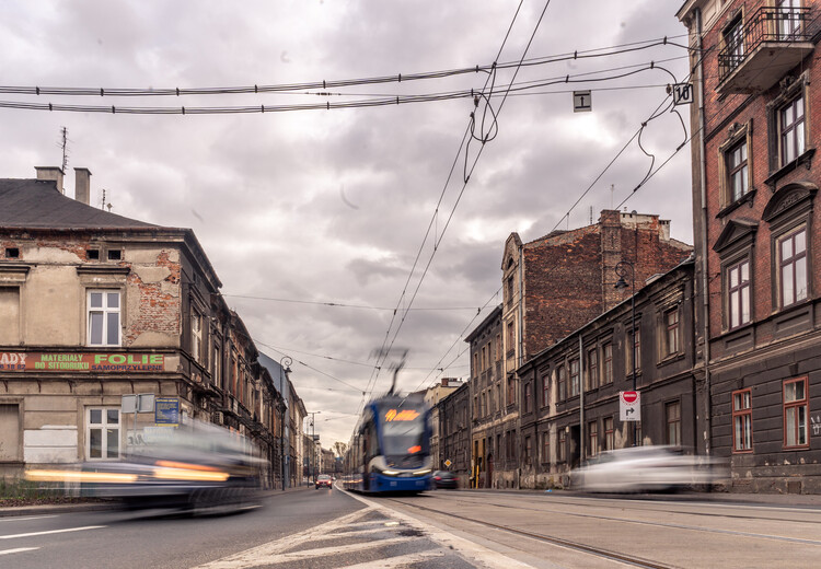 How Will Transportation Work in the Future? A Look at the Rise of Electric Mobility in Cities - Image 2 of 16