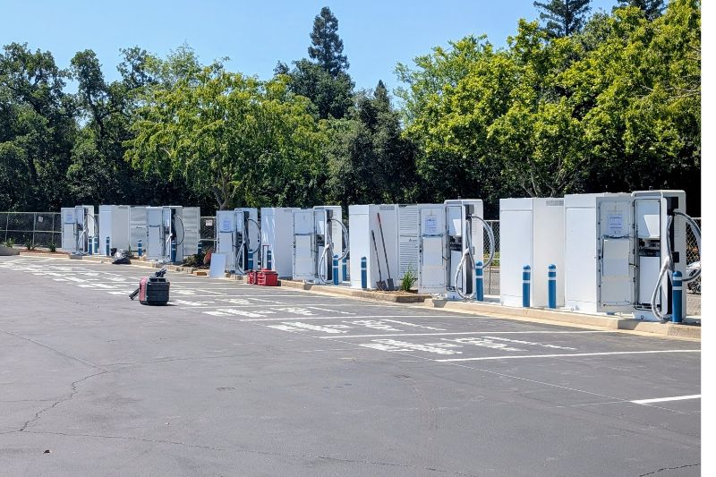 A set of EV charging stations has been constructed near the corner of Sunrise Boulevard and Macy Plaza Drive by Sunrise Mall. // SB Williams